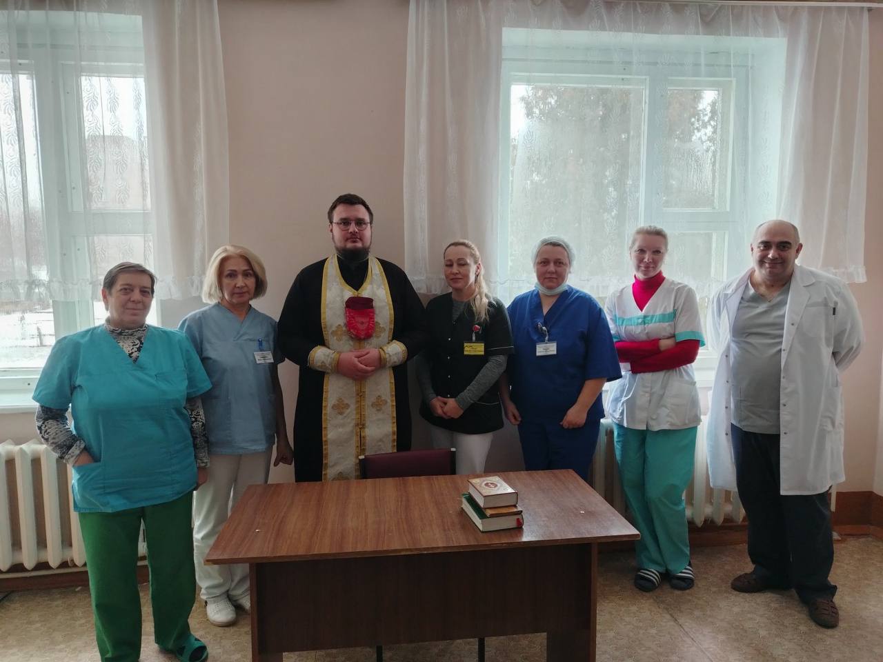 «Близок Господь к сокрушенным сердцем и спасает смиренных духом.» — Псалом 34:18.
