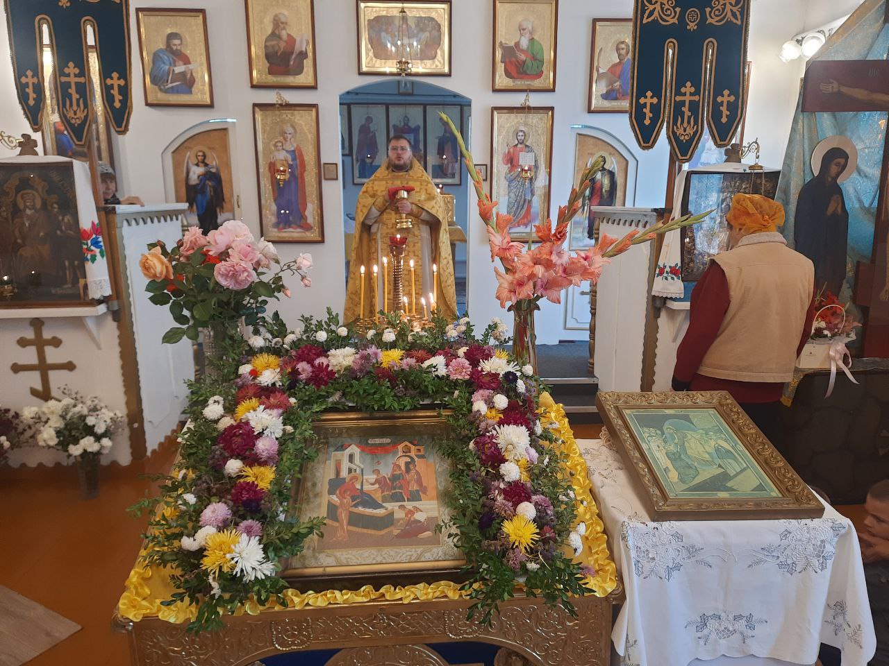 Божественная литургия 5 октября 2025 года, в Неделю 17-ю по Пятидесятнице